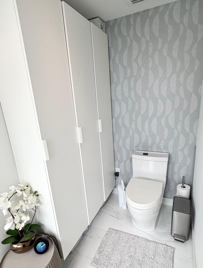 Building Photo - 400 Sunny Isles Blvd