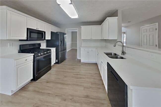 Building Photo - 2882 Manor Glen Ln NW