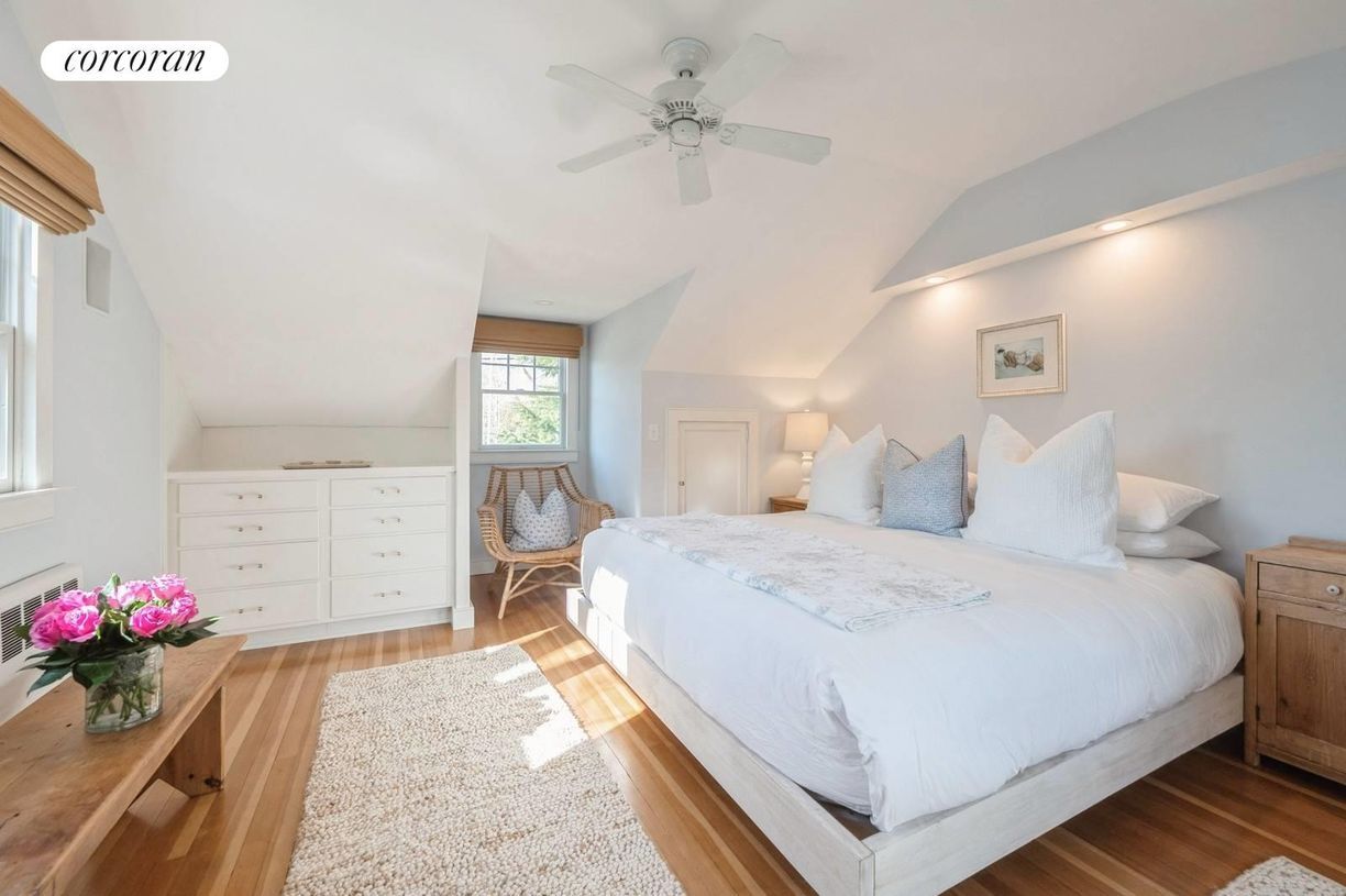 Building Photo - 70 Miller Ln E