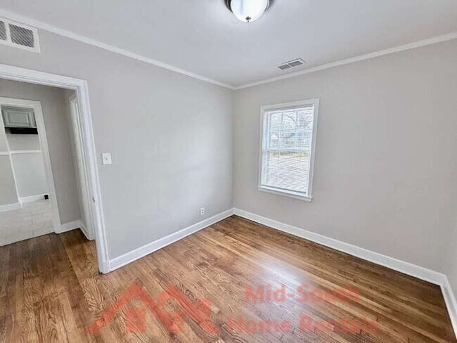 Building Photo - 1156 Brower St