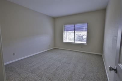 Building Photo - Summertree Condos