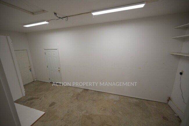 Building Photo - 3 bed 2 bath in a country setting