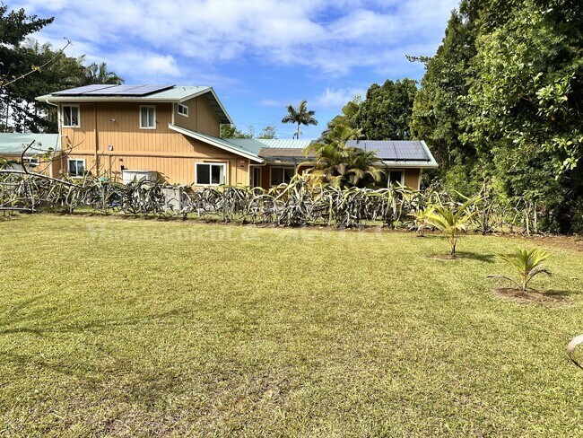 Building Photo - Gated Home in Hawaiian Paradise Park