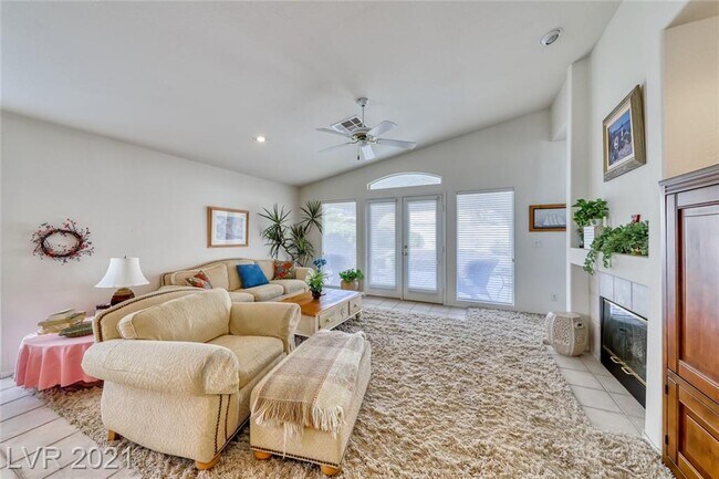 Building Photo - 2229 Fiero Dr