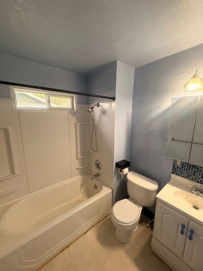 Building Photo - Great Home in Bethel-Danebo Neighborhood