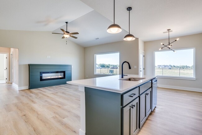 Building Photo - Trails End- Single Family