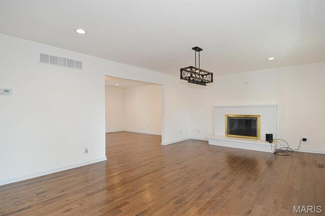 Building Photo - 306 Bright Meadows Dr