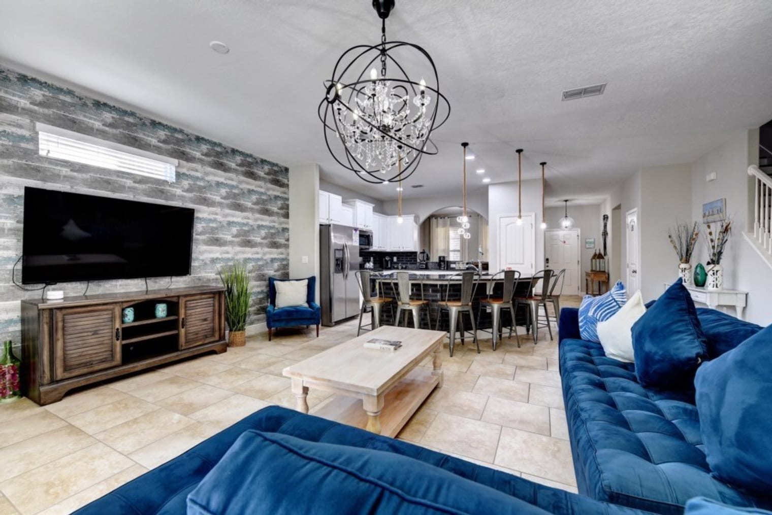 Building Photo - 5250 Wildwood Wy