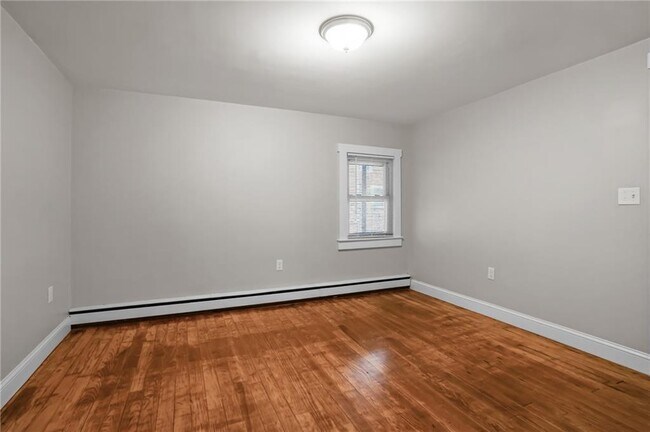 Building Photo - 54 Hillside Ave