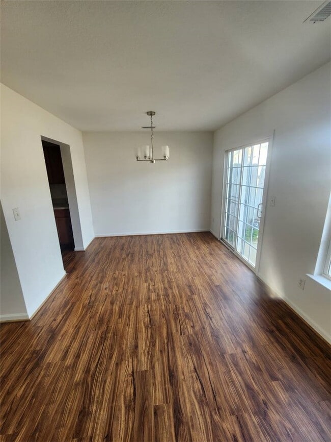 Building Photo - 726 Bellview Way