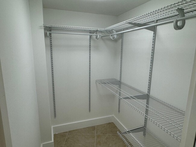 Building Photo - 3095 N Course Dr