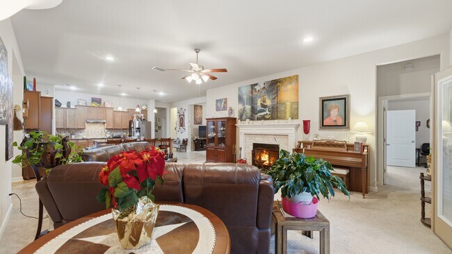 Building Photo - Spacious 3-Bed, 3-Bath Home with Island Kitchen, Loft, and Fenced Yard in New Braunfels