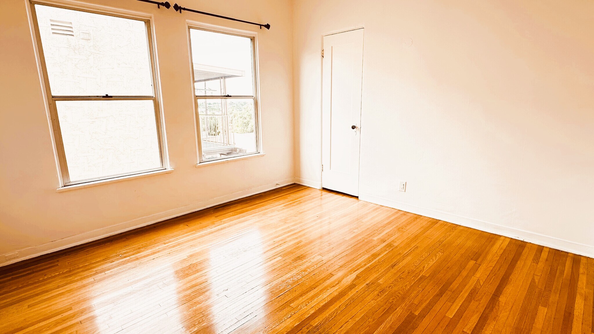 Building Photo - 1609 1/2 S Sierra Bonita Ave