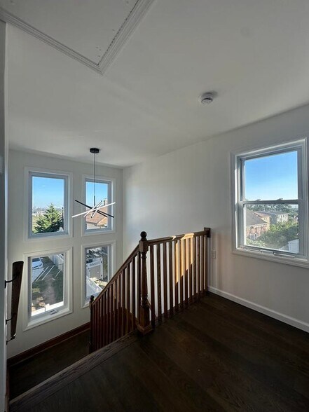 Building Photo - 220 Lafayette Ave