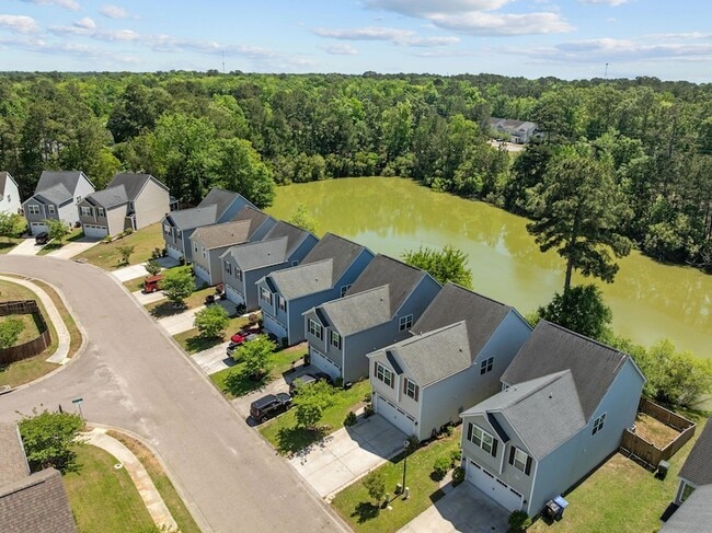 Building Photo - 8988 Cat Tail Pond Rd