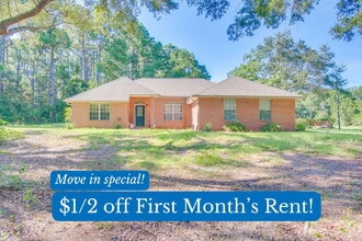 Building Photo - Stunning West Pensacola Home on Nearly an ...