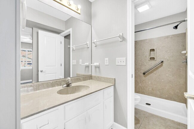 Building Photo - 3930 Balsam Dr