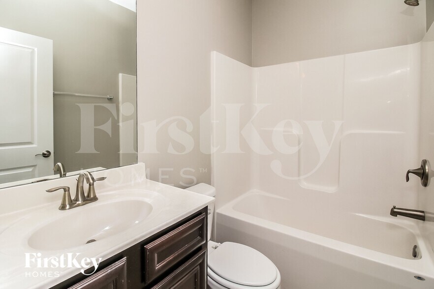 Building Photo - 35 Crossbill Trl