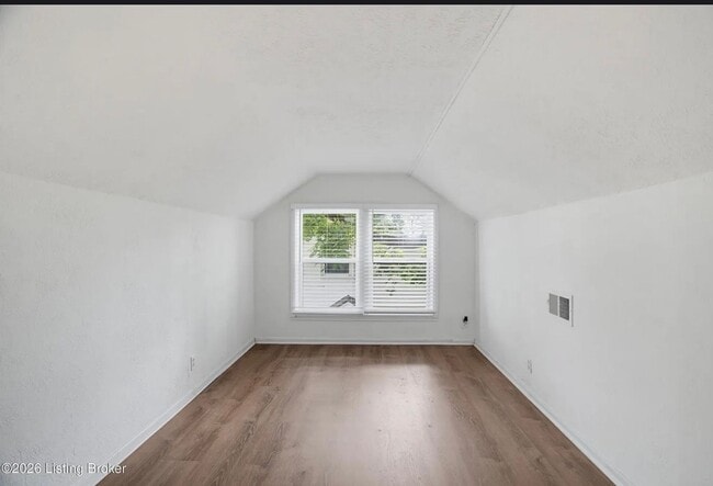 Building Photo - 4015 Valley View Dr