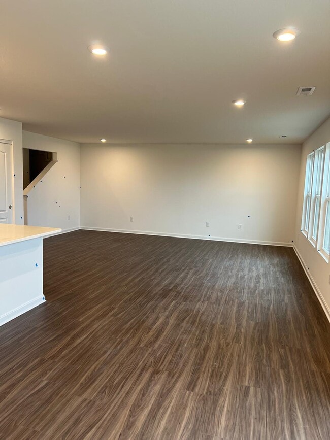 Building Photo - 3345 Sunbeam Pl