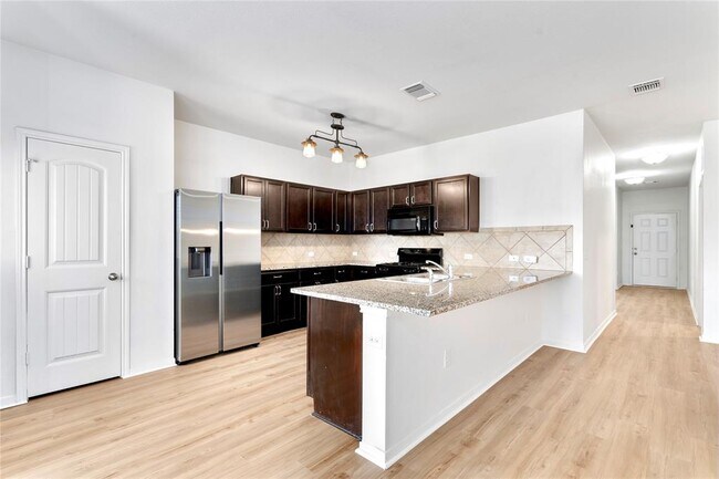 Building Photo - 1407 Brashear Ct
