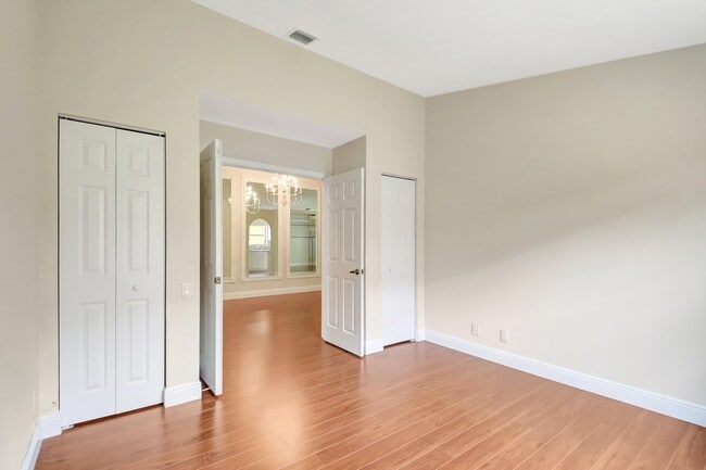 Building Photo - 6779 Indianwood Way