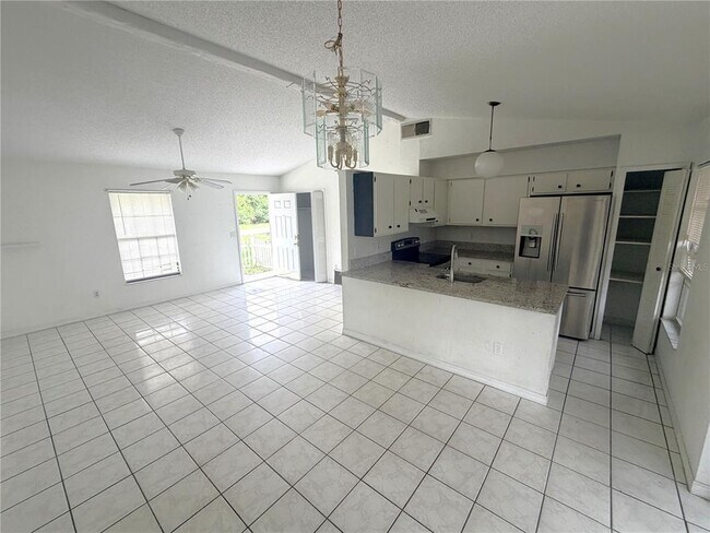 Building Photo - 745 Whitewood Dr