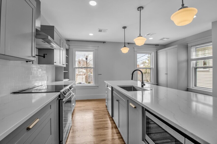 Building Photo - 349 Elmwood Ave