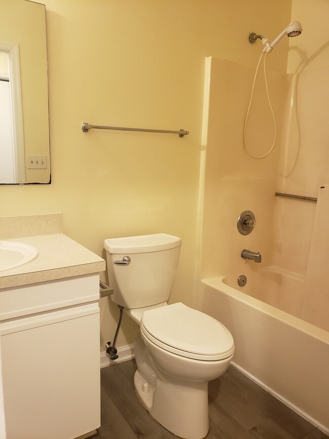 Building Photo - 334 Woodberry Cir