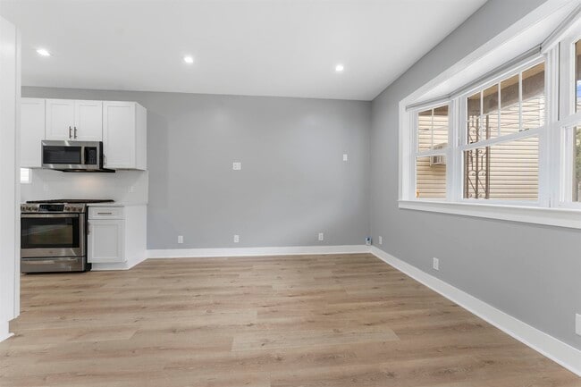 Building Photo - 4317 Cottage Ave