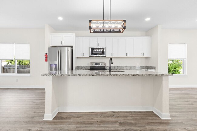 Building Photo - 317 Cottonwood Ave