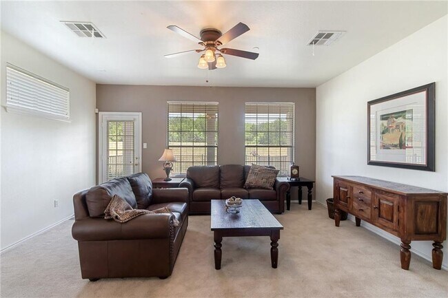 Building Photo - 9201 Brodie Ln