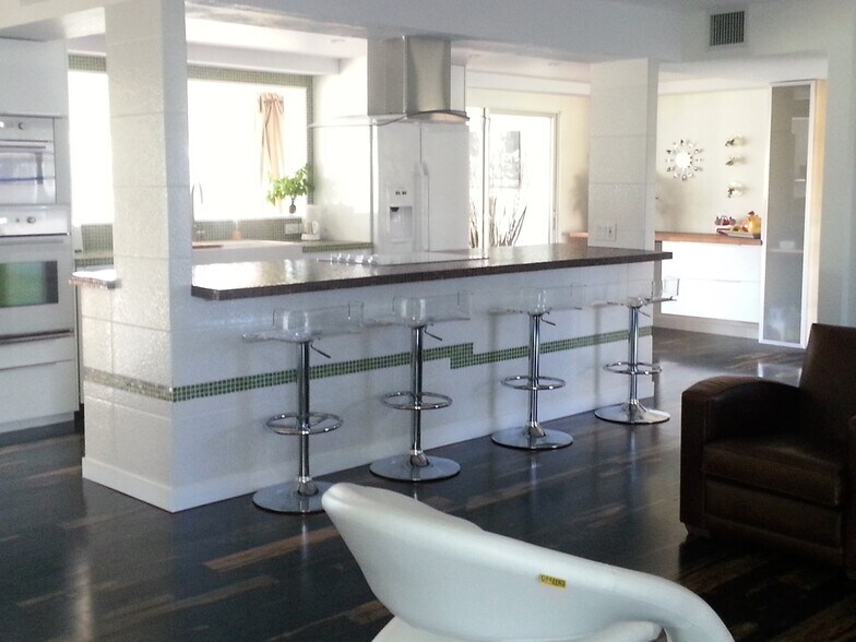 Primary Photo - 7108 NW 66th St