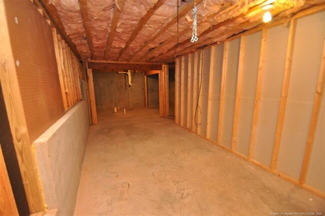 Building Photo - 117 Tiverton Woods Dr
