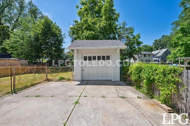 Building Photo - 3617 Homewood Ave