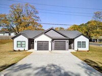 Building Photo - 404 Fairfield St