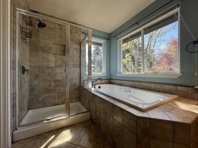 Building Photo - Beautiful 5 Bedroom Home + Office with Grand Entry, Gourmet Kitchen & Private Backyard