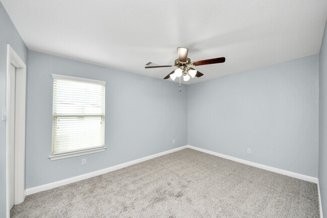 Building Photo - 19046 Sweet Springs Ln