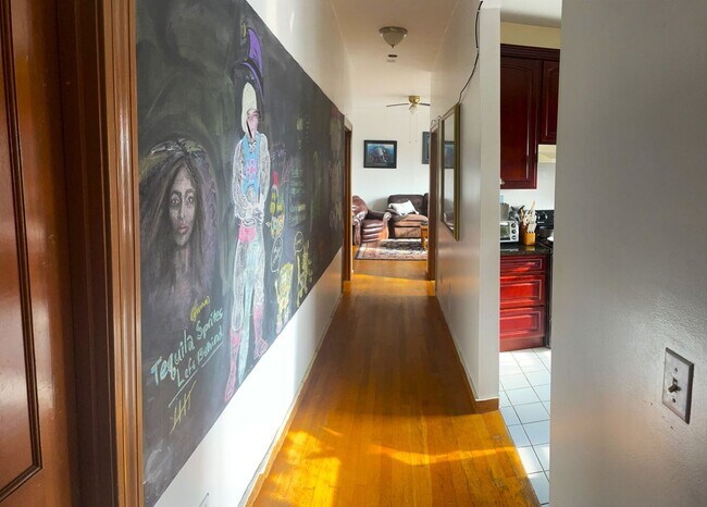 Building Photo - A must-see sun-splashing condominium unit ...