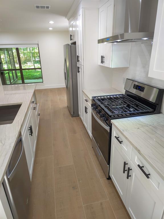 Building Photo - 14 Lehigh Springs Dr