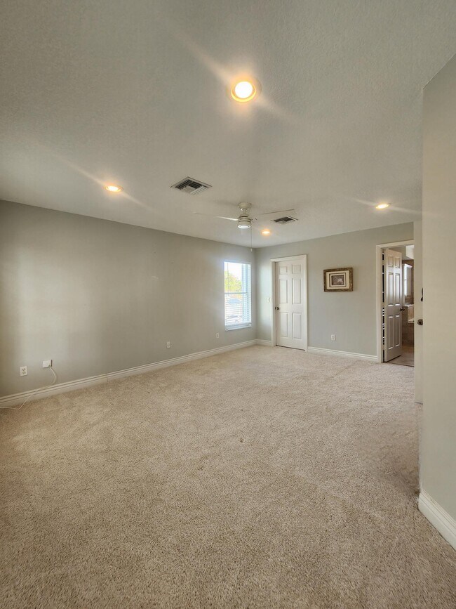 Building Photo - 18860 La Costa Ln