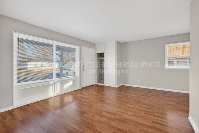 Building Photo - 9855 Medford Dr