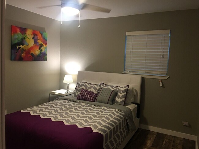 Building Photo - DSP-600 N East Duplex