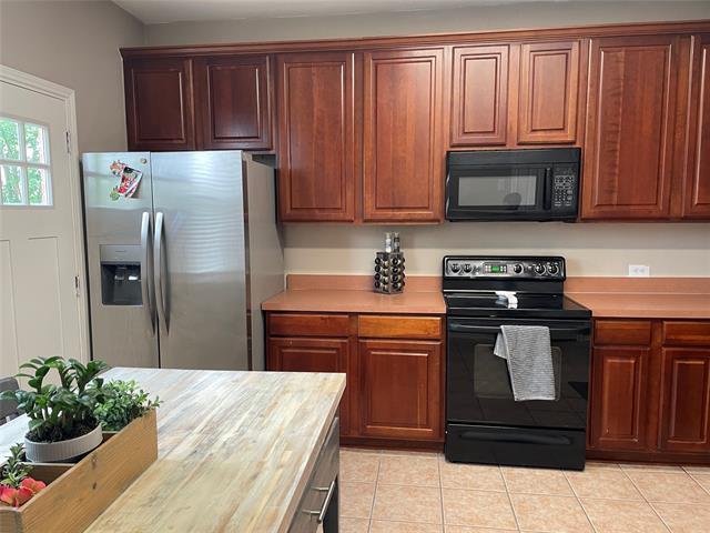 Building Photo - 6420 Lasalle Ln