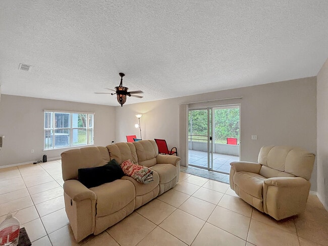 Building Photo - 1736 La Maderia Dr