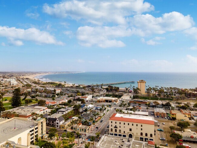 Building Photo - 2 Bedroom Condo in Downtown Ventura with O...
