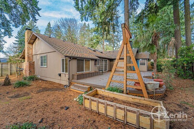 Building Photo - 1701 SE 123rd Ave