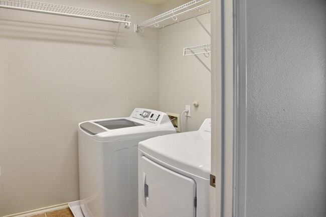 Building Photo - 13600 Breton Ridge St