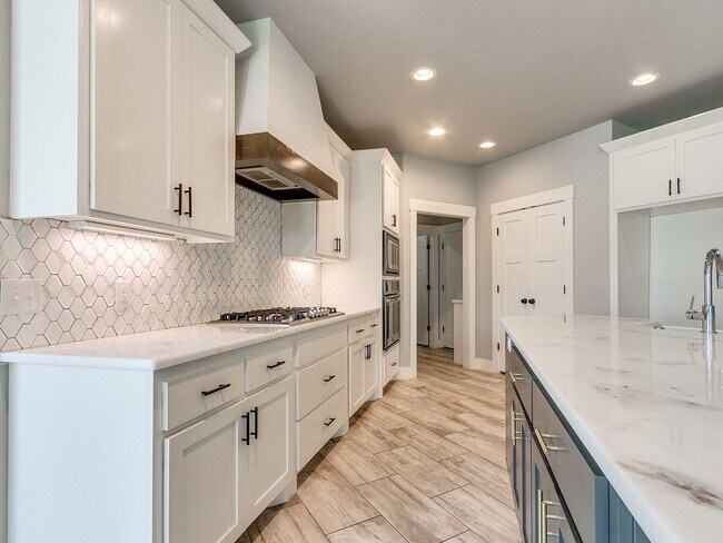 Building Photo - 5 Bedrooms + 3 Baths + Piedmont Schools