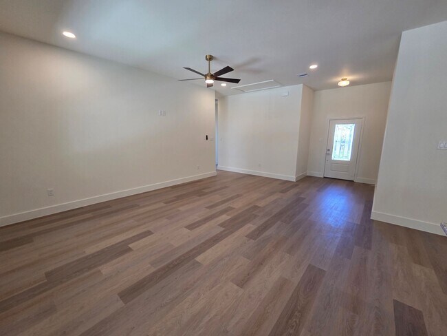 Building Photo - 16276 Jeet St